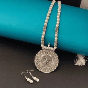 Antique silver metal necklace