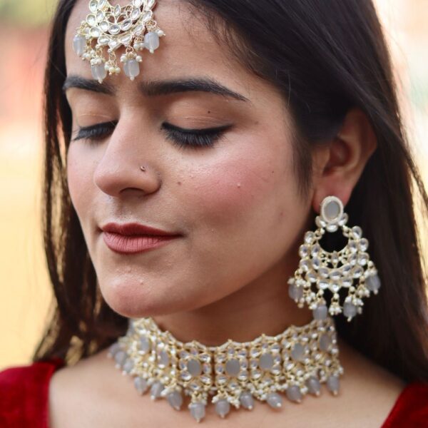 Kundan choker set with maangtika